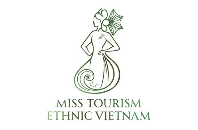 HOA HAU AO DAI